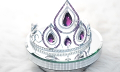 Top 3 Hoa khôi Áo dài Việt Nam ăn tối chia tay Hoa hậu Thế giới Ivian Sarcos